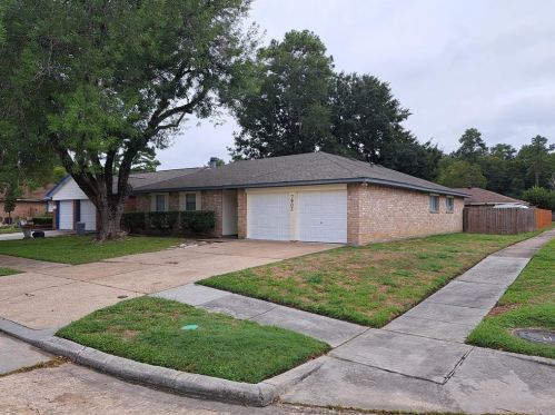 7902 Birchbark Dr, Humble, TX 77338-1836