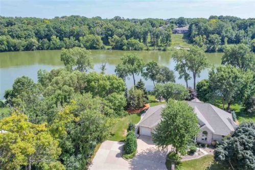 1909 Vandenberg Ln, Kaukauna, WI 54130-1950