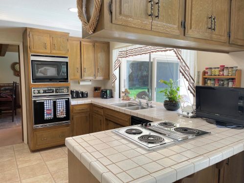 3202 Country Rd, Santa Ynez, CA 93460-9702