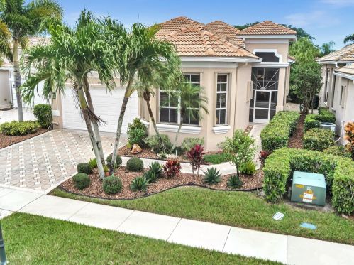 6910 Fairway Lakes Dr, Boynton Beach, FL 33472-6807