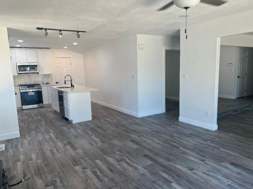 1525 Woodland Dr, West Pittsburg CA  94565-5633 exterior