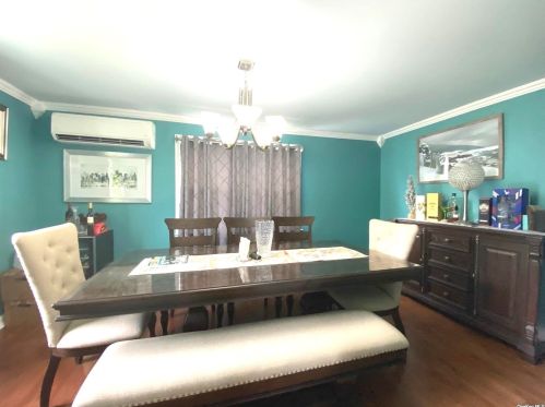 29 Jamaica Ave, Wheatley Heights NY  11798-3027 exterior