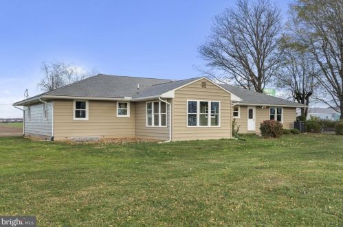 250 Shady Ln, Carlisle PA  17013-1637 exterior