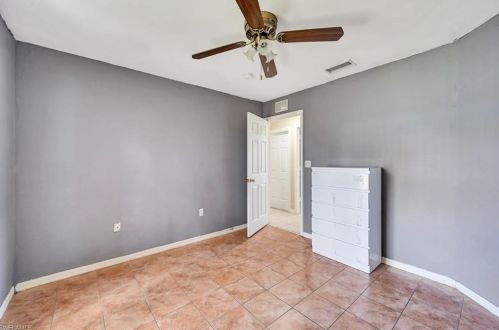 5302 Confederate Dr, Naples, FL 34113-8703