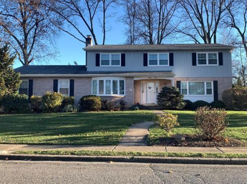 87 Hillcrest Dr, Macungie, PA 18062-1605