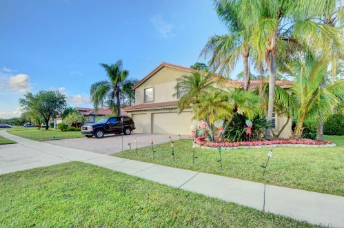 225 Park Rd, West Palm Beach, FL 33411-4744