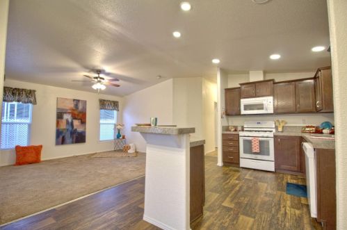 39 Clipper Ln, Modesto CA  95356-1711 exterior