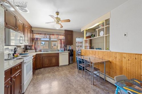 1626 Alexander Cir, Pueblo CO 81001-2002 exterior