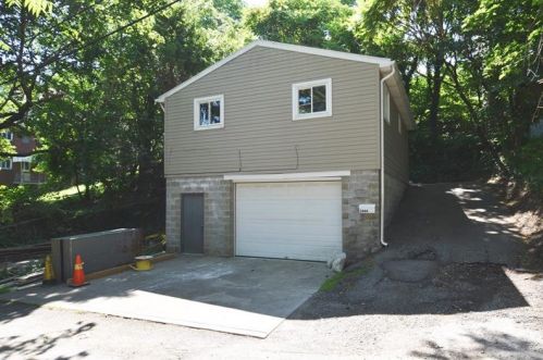2444 Woodward Ave, Pittsburgh, PA 15226-1552