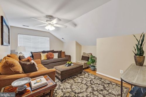 8701 Lords View Loop, Gainesville VA  20155-5806 exterior