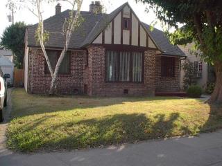 956 3rd Ave, Sacramento CA  95818-3334 exterior