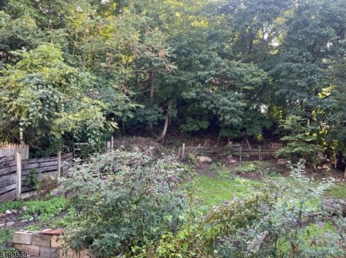 184 Market St, Belvidere NJ  07823-1205 exterior