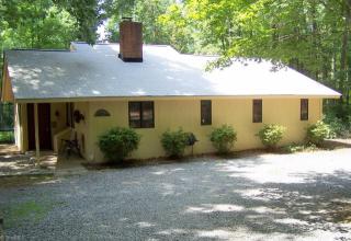 1310 Pebblebrook Rd, Winston Salem NC  27105-8604 exterior