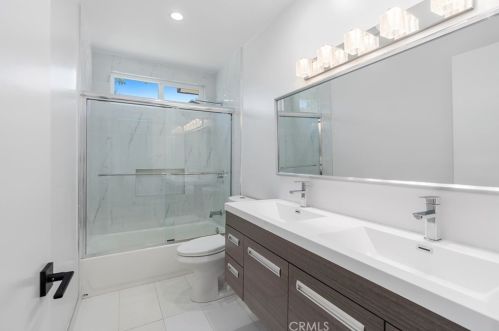 6747 Blewett Ave, Van Nuys CA  91406-6014 exterior