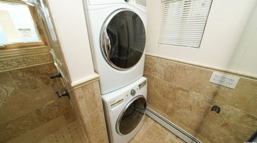 2092 Skipper Ct, North Bellmore NY  11710-3011 exterior