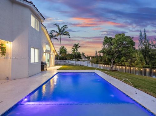 3761 144th Ave, Hollywood FL  33027-3785 exterior