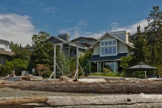 8809 Fauntleroy Way, Seattle, WA 98136-2441