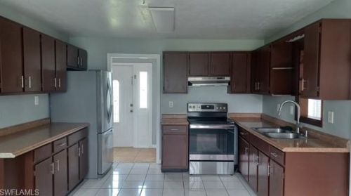 1532 Medford Pl, Lehigh Acres, FL 33936-5946