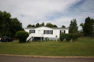 103 Twelve Oaks Dr, Madisonville, TN 37354-6395