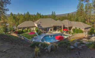 39893 Pierce Lake Dr, Oakhurst, CA 93644-8905