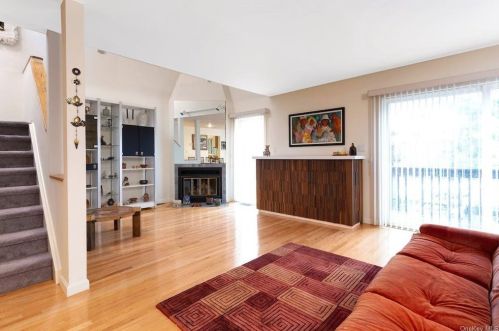 45 Spg Pond Dr, Crotonville NY  10562-2034 exterior