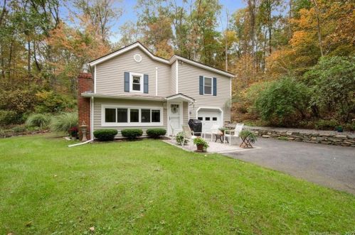 720 Old Colchester Rd, Colchester, CT 06420-3735