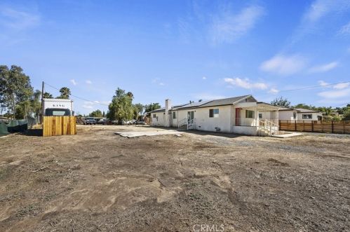 21906 Martin St, Perris CA 92570-8716 exterior