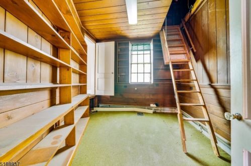 320 Knowlton St, Belvidere NJ  07823-1824 exterior