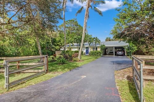4461 Lorraine Ave, Naples, FL 34104-4771