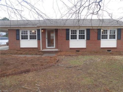 97 Musket Dr, Kernersville, NC 27284-3909