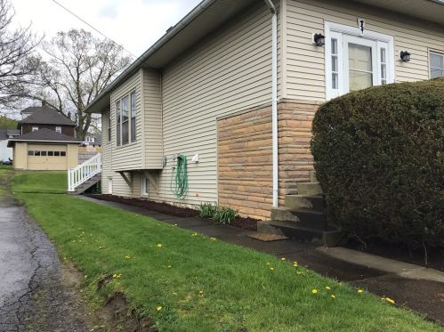 113 Flowers Ave, Hermitage, PA 16146-2940