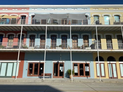 2318 Market St, Galveston, TX 77550-1581