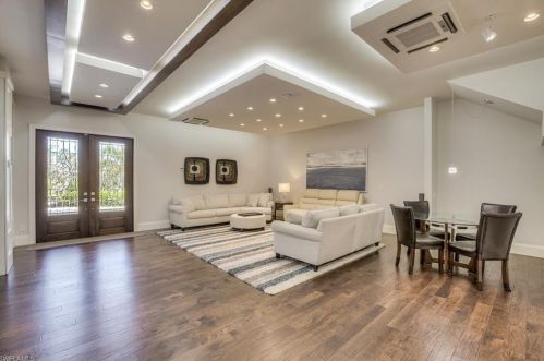 7050 Hunters Rd, Naples, FL 34109-0562