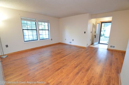 252 Azalea Cir, Jackson Twp, NJ 08527-2567