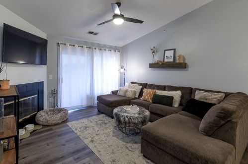 470 Lakeview Dr, Newport, KY 41071-5330