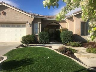 6719 Chinook Falls Dr, Bakersfield CA  93312-1876 exterior