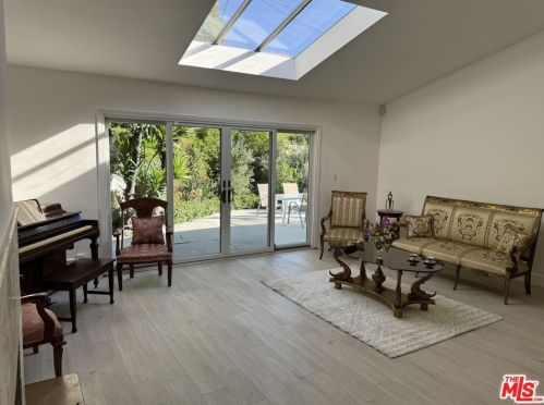 16821 Albers St, Van Nuys CA 91316-2603 exterior