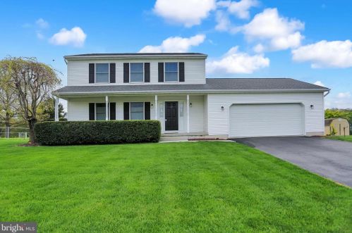 87 Lion Dr, Hanover, PA 17331-3849