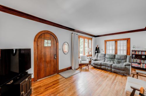 57 Arcadia Ave, Covington, KY 41017-2128