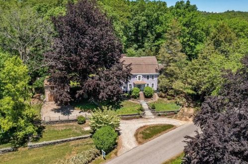 30 Huntington Ln, Norwich, CT 06360-2411