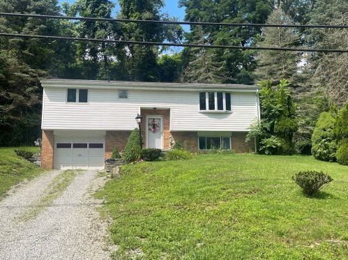 217 Valley Rd, Canonsburg, PA 15317-9524