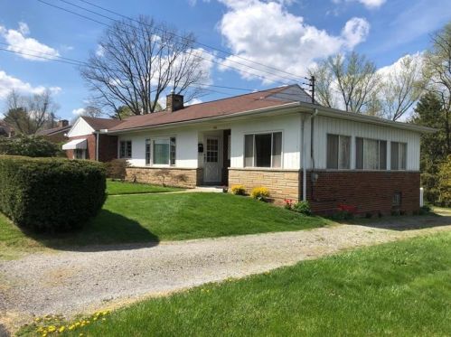 806 4th St, Beaver Falls, PA 15010-3108
