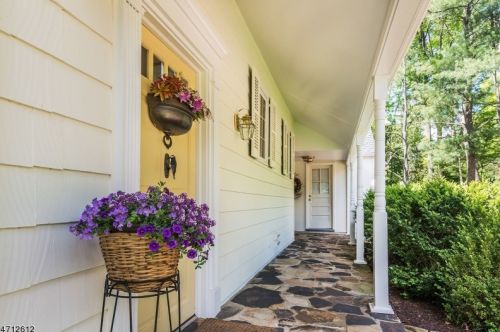 19 Ski Hill Dr, Bedminster, NJ 07921-2530