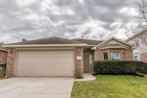 2209 Highland Crossing Dr, Conroe TX  77304-6801 exterior