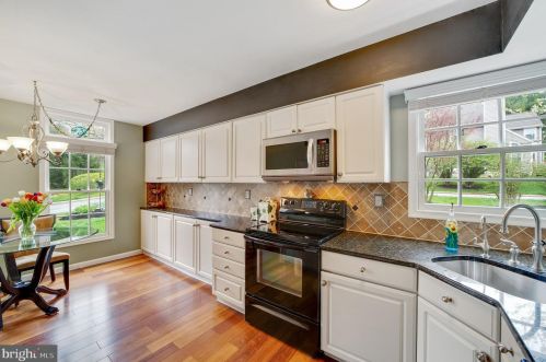 11 Killdeer Ln, Downingtown, PA 19335-1892