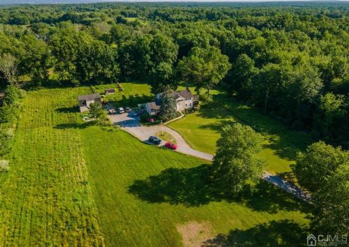 19 Allens Corner Rd, Flemington NJ  08822-5620 exterior