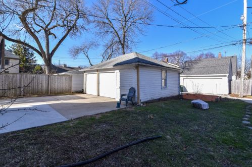 4453 Murray Ave, Milwaukee WI  53211-1644 exterior