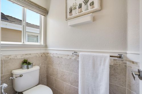 7577 Trotter Way, Pleasanton CA  94566-3121 exterior