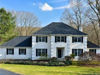 28 Fox Hollow Rd, Downingtown, PA 19335-1890