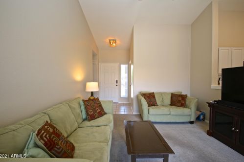 1717 Lindrick Dr, Chandler AZ 85249-5033 exterior